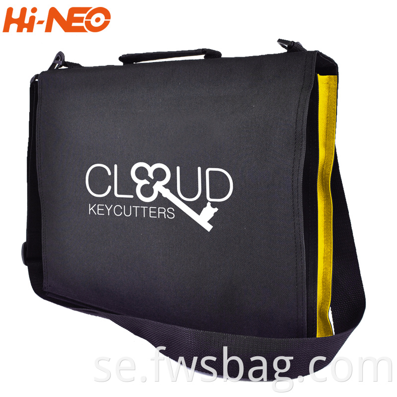 2022 Wholesale Custom Waist Bags Fashion Belt Bag Accept Logo Printed Document Bag Chest Pack For Office Supplies5